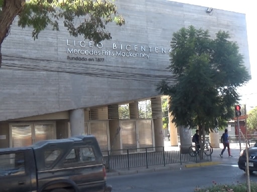 LICEO BICENTENARIO MERCEDES FRITIS MACKENNEY