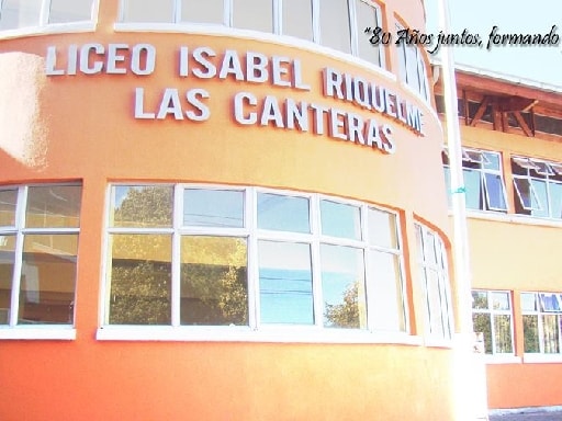 LICEO ISABEL RIQUELME