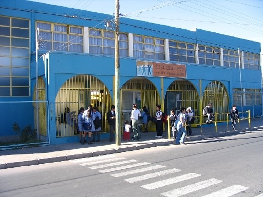 ESCUELA ARTURO PEREZ CANTO