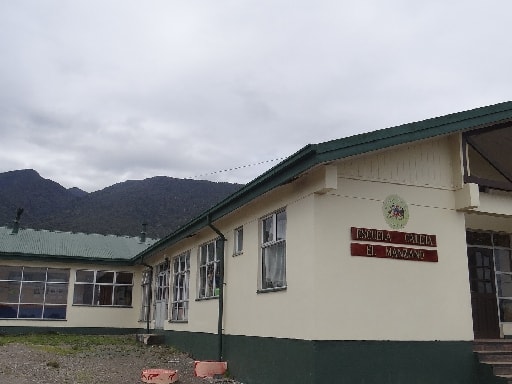 ESCUELA RURAL CALETA EL MANZANO