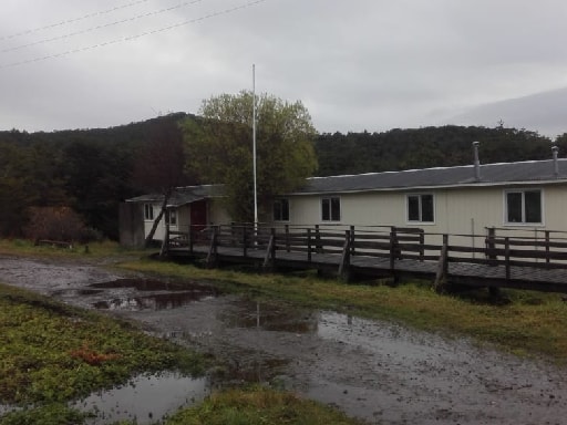 ESCUELA PUERTO TORO