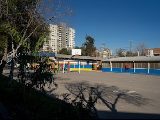 ESCUELA LLANO SUBERCASEAUX