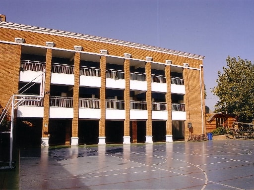 ESCUELA PARTICULAR HOLANDA