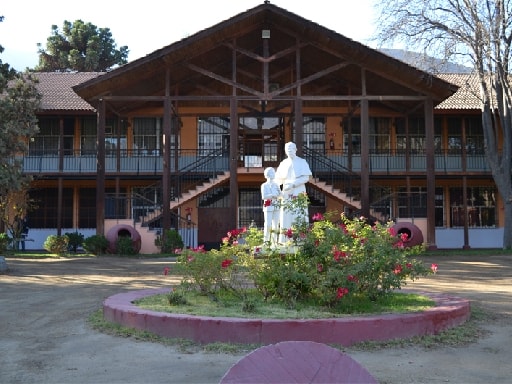 ESCUELA AGRICOLA SALESIANA F. HUIDOBRO