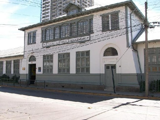 ESCUELA PARTICULAR HUGO ERRAZURIZ