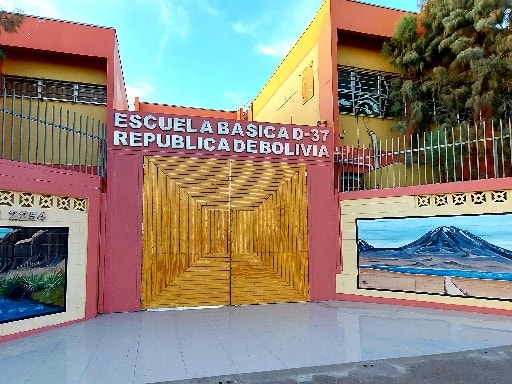 ESCUELA REPUBLICA DE BOLIVIA