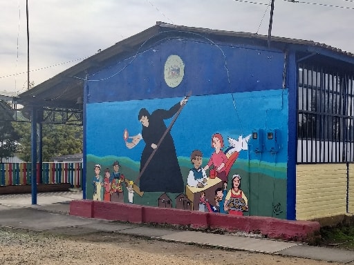 ESCUELA PADRE ALBERTO HURTADO C.