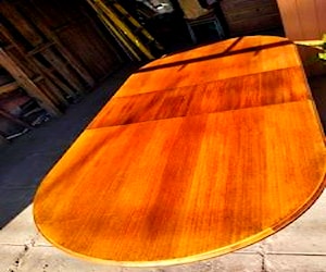 <p>Mesa de comedor madera antigua</p>