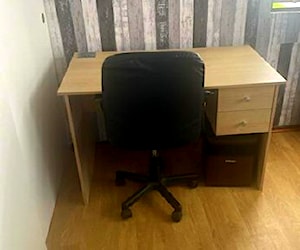 Hermoso escritorio incluye silla
