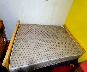 <p>Cama con colchón</p>