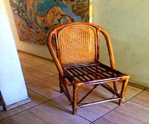 <p>Silla mimbre respaldo enjuncado</p>