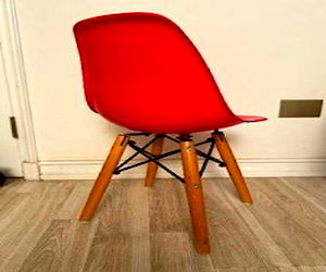 Silla Eames infantil 