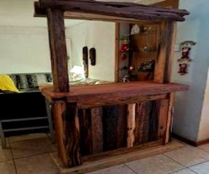 <p>Bar Rustico Madera Roble</p>