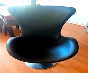 <p>Sillón ecocuero muy poco uso giratorio</p>