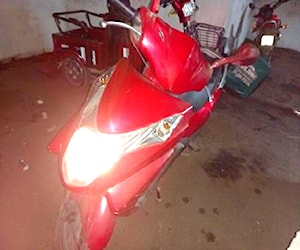 Moto scooter honda elite 2015