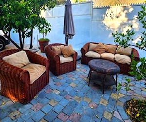 <p>Conjunto de terraza de mimbre con cojines </p>