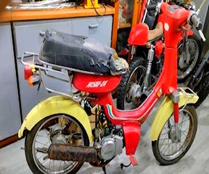 Moto antigua imitacion suzuki fa 50.para restaurar