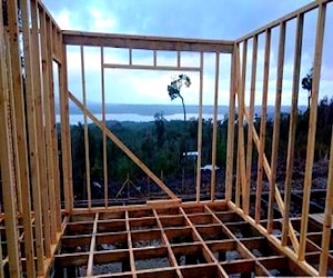 Parcela con vista al Lago y cabaña obra gruesa