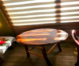 Mesa en madera de alerce
