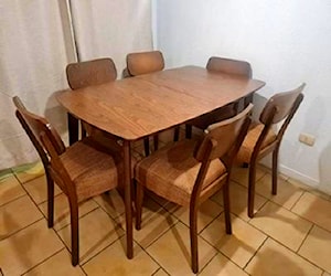 <p>Comedor de madera 6 sillas</p>