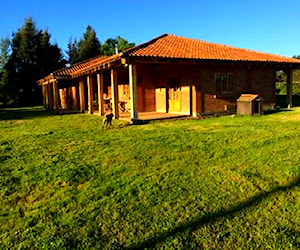 Casa en parcela con piscina, excelente estado