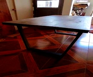 <p>Mesa estilo industrial</p>