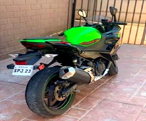 Kawasaki ninja 400 año 2022