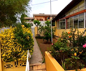 Hermosa casa a pasos de calle valparaiso