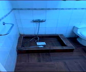 <p>Habitación con baño privado</p> image