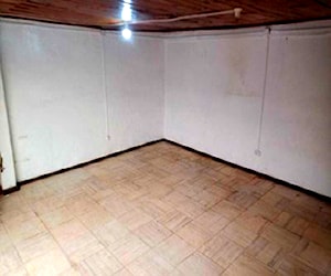 Arriendo pieza grande en Lo Prado