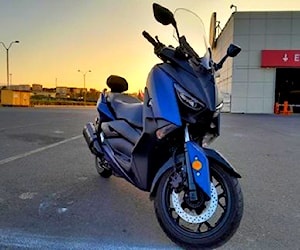 Moto Maxiscooter Yamaha XMAX 300