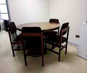 Mesa de reuniones + 4 sillas