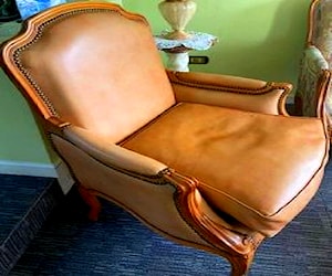 <p>Sofa de cuero</p>