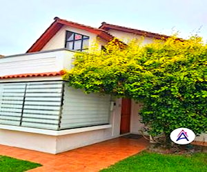 Hermosa casa a pasos de AV Balmaceda