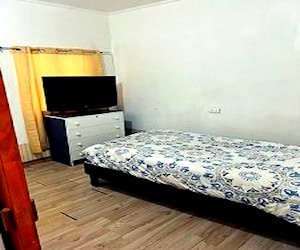 Arriendo piezas sólidas con baño privado