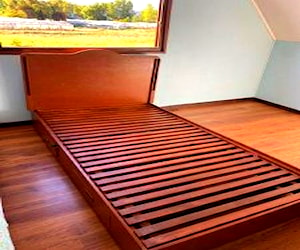 <p>Cama con cajones de Madera + respaldo + colchón</p>