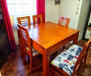 <p>Comedor cuadrado excelente estado 6 sillas</p>