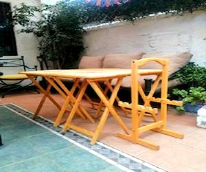 <p>Set 4 mesas de madera, apilables. múltiple usos</p>