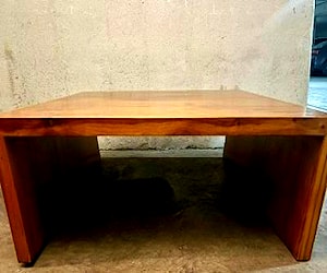 <p>Mesa de centro de madera </p>