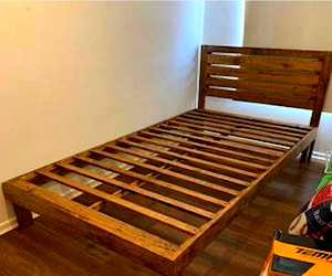 <p>Cama Madera de Pino</p>