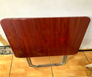 <p>Mesa plegable 40x40 nueva</p>