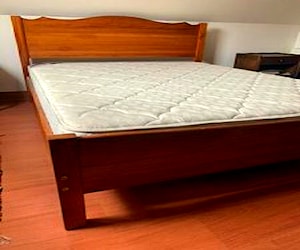 <p>Cama de 2 plazas + colchón</p>