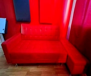 <p>Sofa Cama Rojo Semi Nuevo</p>