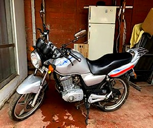 Motocicleta Suzuki 125 Especial Reparto 9000 km