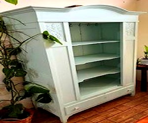 <p>Mueble antiguo restaurado</p>