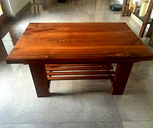 <p>Mesa de centro o terraza en roble</p>