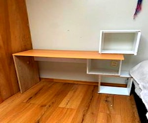 <p>Mueble de escritorio</p>