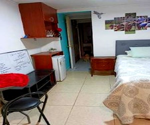 <p>Se Arrienda Habitacion</p> image