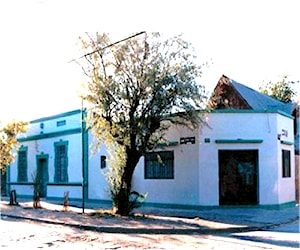 Casa esquina, galpón industrial, casa habitacional