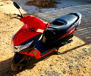 Moto scooter Honda Dio Automática